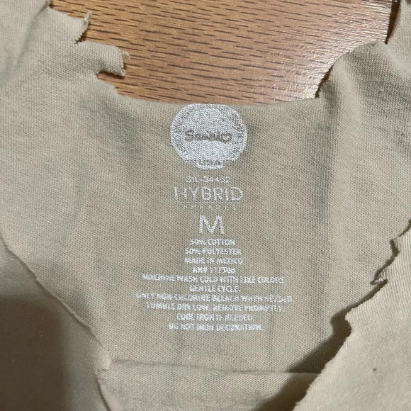 Sanrio Shirt Medium - Picture 4 of 4